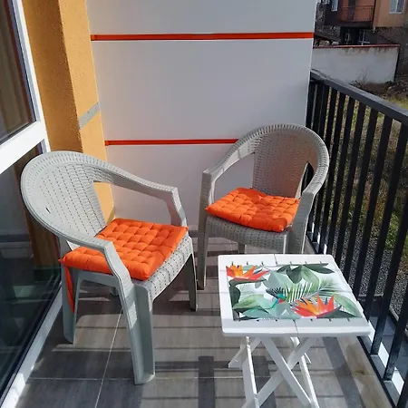 July's Приморсько