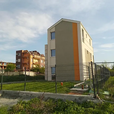 July's Гостьовий будинок