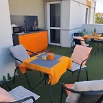 July's بيت ضيافة